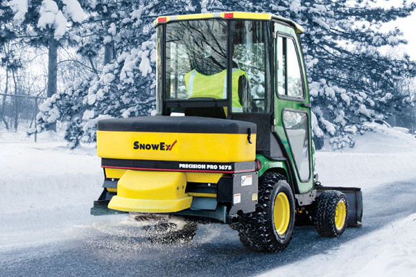 Snowex-TractorSpreaders-21.jpg